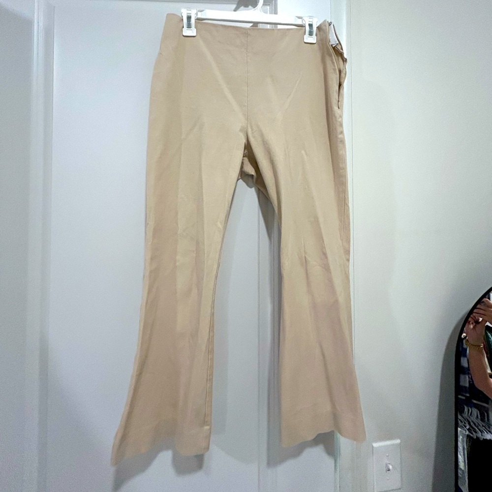 Khaki cropped pants